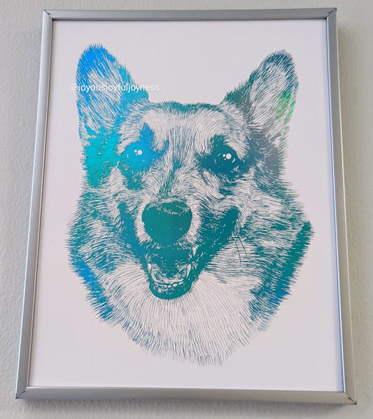 What are the benefits of customizing a pet portrait?